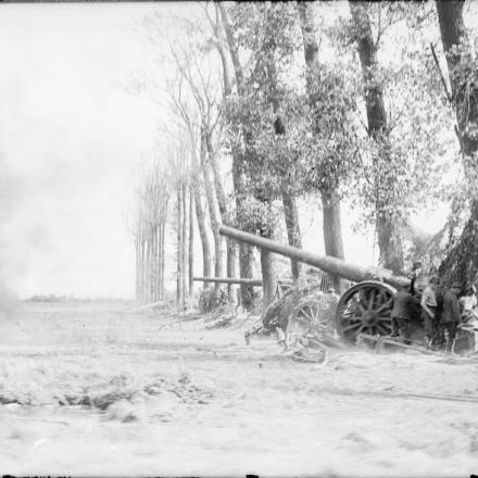 Battaglia di Langemarck. Cannoni britannici da 6 pollici Mark VII della Royal Garrison Artillery, agosto 1917. © IWM (Q 2724)