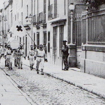 La Croce Rossa di Sabadell per le strade del centro città, agosto1917. © F.Casañas _ Creu Roja Sabadell