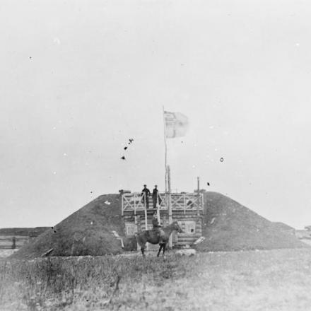 Truppe tedesche in un punto di osservazione a Fort Woi, Isola di Moon (Muhu), ottobre 1917. © IWM Q 57936