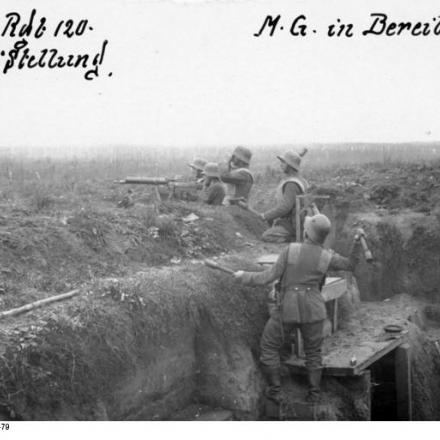 Battaglia di Cambrai, soldati tedeschi in trincea © Bundesarchiv, Bild 146-1977-101-79 _ CC-BY-SA 3.0