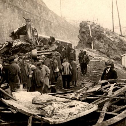 Il disastro ferroviario di Saint-Michel-de-Maurienne. - Wikipedia Author unknown, public domain
