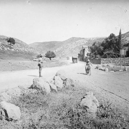 La strada Jaffa-Jerusalem, inverno 1917. © IWM Q 12857