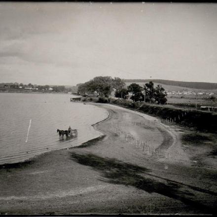 Ucraina: Lago vicino a Brzezany, Chatki sullo sfondo. © Bildarchivaustria_at_Preview_15734627