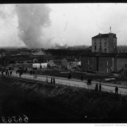Il disastro di Courneuve, esplosione della fabbrica di granate. © BNF Gallica - Agence Meurisse ark_12148_btv1b9030796f