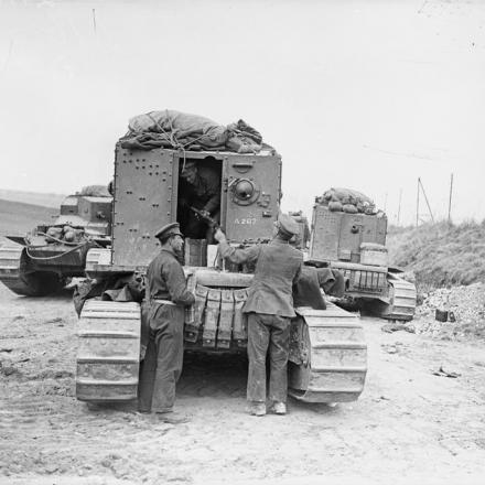 Prime battaglie della Somme 1918. I carri armati Whippet (A 236) si preparano al ritiro nei pressi di Albert, 28 marzo 1918. © IWM (Q 9817)