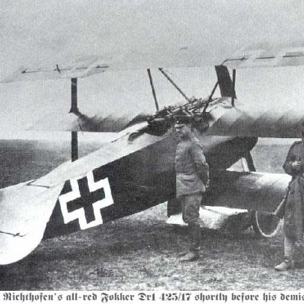 Il triplano Fokker Dr.I  di Manfred von Richtofen © earlyaviator.com_archive_b_images_FokDr1 PD