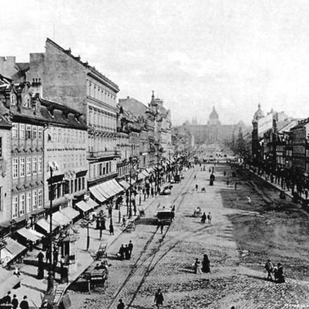 Praga, Piazza S.Venceslao alla fine del XIX secolo. (Public domain)
