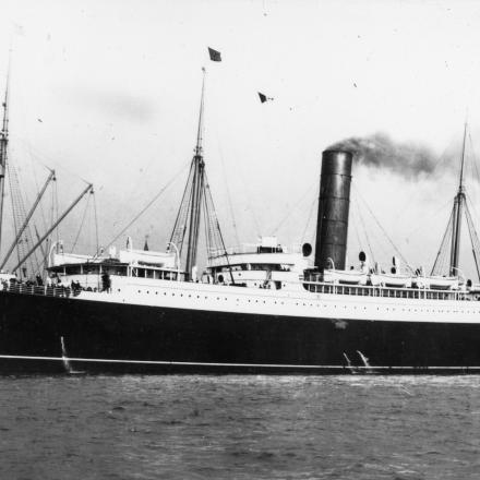 Il piroscafo Carpathia affondato nell’Atlantico da un sottomarino tedesco. Il 15 aprile 1912, il Carpathia era la nave più vicina al Titanic al momento dell'SOS. Arrivò dopo circa 4 ore sul luogo del naufragio riuscendo a trarre in salvo i superstiti che si trovavano sulle lance.