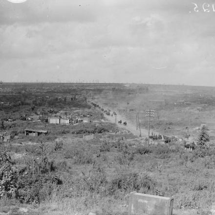 Truppe britanniche a Combles, 5 settembre 1918. © IWM (Q 7040)