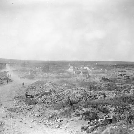 Le rovine di Croisilles, riconquistata il 28 agosto dalla 56a divisione. 7 settembre 1918. © IWM (Q 7295)