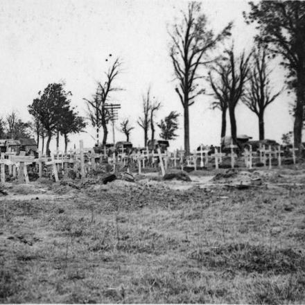 Un cimitero tedesco a Beaulencourt, 14 settembre 1918. © IWM (Q 78750)