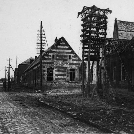 Una centrale telefonica tedesca a Marquion, il 28 settembre 1918. © IWM (Q 78760)