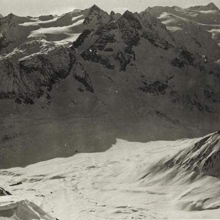 Punto di osservazione Tonale. Veduta di Cima Presena - Passo Casaole. © bildarchivaustria.at_Preview_15410929.jpg