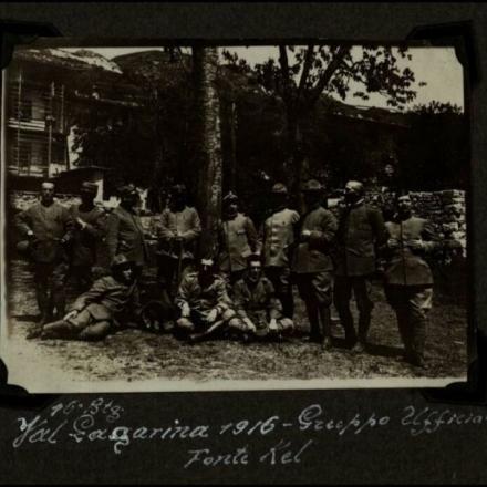Val Lagarina. Gruppo di ufficiali