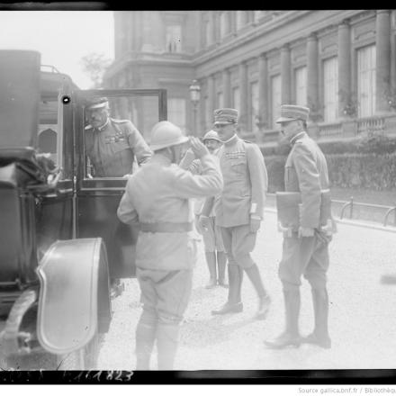 Il generale Cadorna alla conferenza alleata di Parigi, Quai d'Orsay, 25 luglio 1917. © Agence_Rol_btv1b53003515s