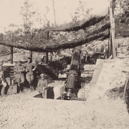 11a battaglia dell'Isonzo. Una bombarda da 400. © difesa.esercito.it - Reparto fotocinematografico dell'Esercito- CC BY-NC 4.0 