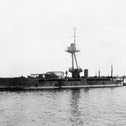 Un Monitore inglese di classe Abercrombie (HMS HAVELOCK)   © IWM Q 73423