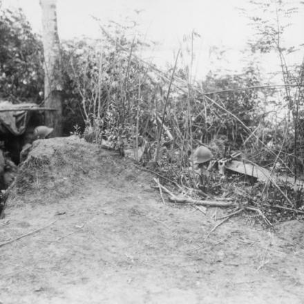 Una mitragliatrice posizionata vicino a San Margherita, a sud-est di Vidor, fronte del Piave . © IWM (Q 65213)