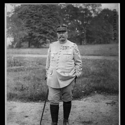 Il Generale Henri-Mathias Berthelot al comando della VI armata che catturò la collina 132. © Congress Library pnp_cph.3c35375