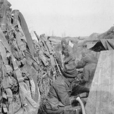 Sergeant Hemmings del 1 ° battaglione, Cameronians (Scottish Rifles)  settore Bois Grenier. 13 marzo 1915. © IWM (Q 51601)