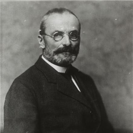 Il Presidente del Consiglio ungherese, István Tisza.  © Wikimedia Commons - Adolf Szenes -  public domain