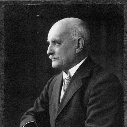 Il Generale Arthur Edward Aitken comandante delle forze inglesi in Africa orientale. © Wikipedia  - Author unknown - public domain