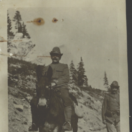 Il Maggiore Ettore Martini del 3° Reggimento Alpini al passo di Falzarego il 20 ottobre 1915