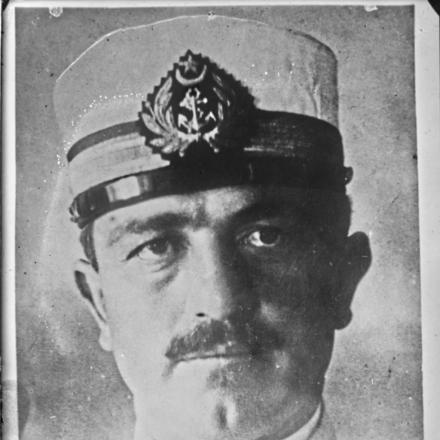 L'Ammiraglio turco Rauf Orbay partecipante alla conferenza tra Impero Ottomano e  delegazione Transcaucasica. © BNF Gallica - Agence Rol ark_12148_btv1b530893379