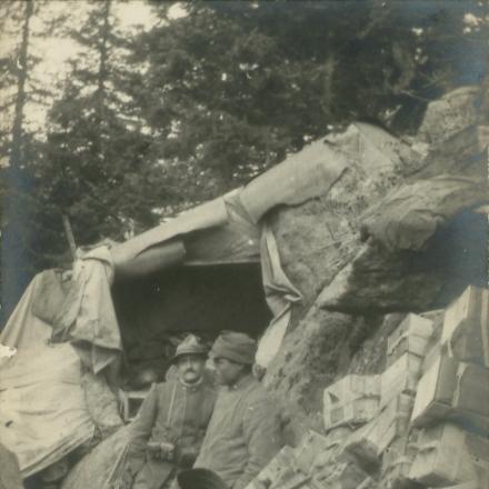 Due alpini durante la Grande Guerra - Fonte: Fondo fotografico Monelli, Biblioteca Antonio Baldini