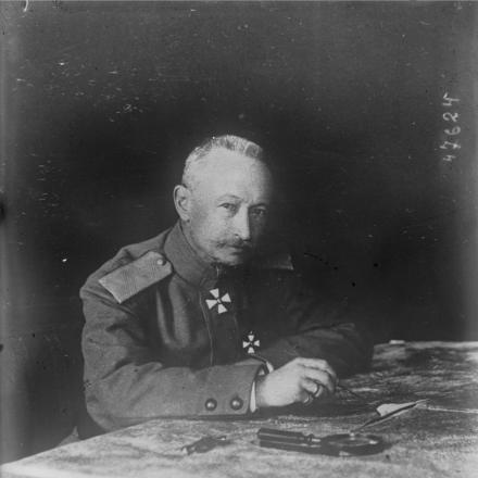 Il Generale Aleksey  Brusilov, comandante della  8ª Armata in Galizia © B. N. F.  - Agence Rol ark_12148_btv1b69520797