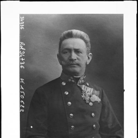 Il capo di stato maggiore austro-ungarico Franz Conrad von Hötzendorf . © B.N.F. - Agence Rol ark_12148_btv1b69278930