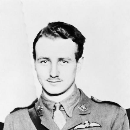 Il luogotenente William Leefe Robinson - Fonte © IWM (Q 66470)