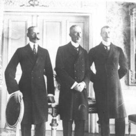 Haakon VII di Norvegia, Gustaf V di Svezia e Christian X di Danimarca al meeting di Malmö nel Dicembre 1914. © Agence Rol, Public domain, via Wikimedia Commons