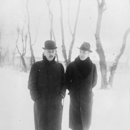 Richard von Kuhlmann, il ministro degli esteri tedesco, con un altro funzionario tedesco a Brest-Litovsk, dicembre 1917. © IWM Q 23884