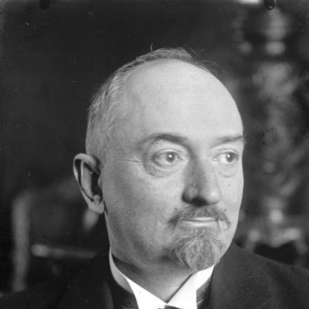 Il Commissario del popolo agli Esteri della Russia Georgi Wassiljewitsch Tschitscherin. Bundesarchiv Bild 102-12859A, CC BY-SA 3.0 de