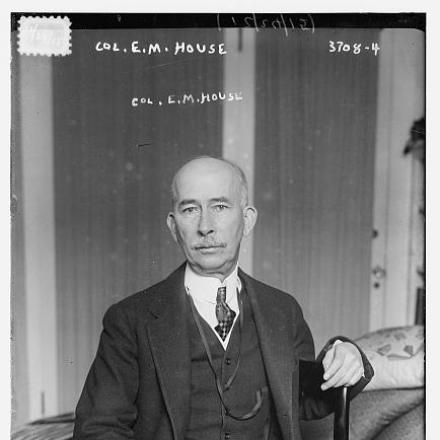 Edward Mandell House delegato dal Presidente Wilson ai  negoziati per l'armistizio. Era conosciuto con il soprannome Colonel House, anche se non aveva mai svolto servizio militare. © Congress Library pnp_ggbain.20681