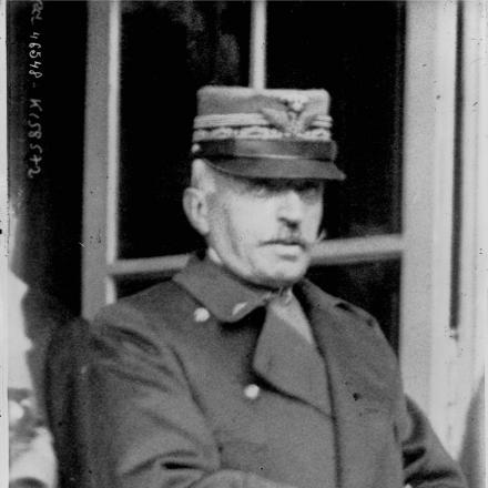 Il Generale Luigi Cadorna - © B. N. F.  - Agence Rol ark