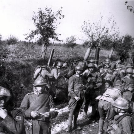 Compagnia di cavalleggeri sulla Bainsizza. © E. Cernigoi  