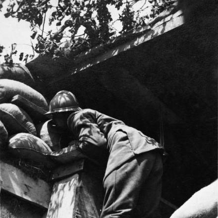 Un posto di osservazione a Serravalle, in Val Lagarina, sull'Adige. © IWM (Q 65135)