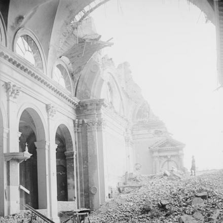 Rovine di una chiesa a San Polo di Piave, città catturata dalle truppe della 7a divisione, 29 ottobre 1918. © IWM (Q 26369)